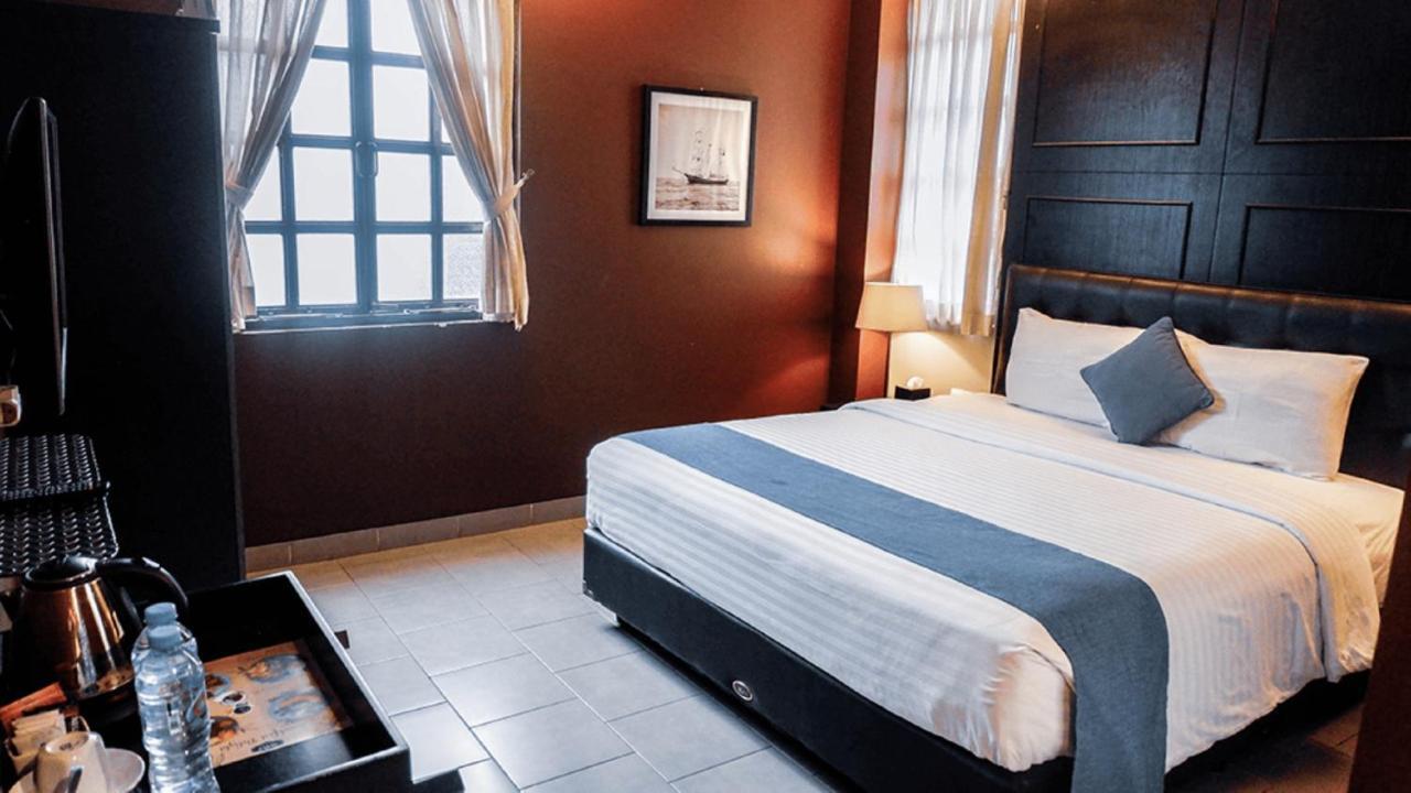 Triple Seven Bed & Breakfast Bandung Exterior photo