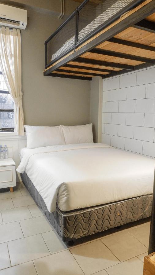 Triple Seven Bed & Breakfast Bandung Exterior photo