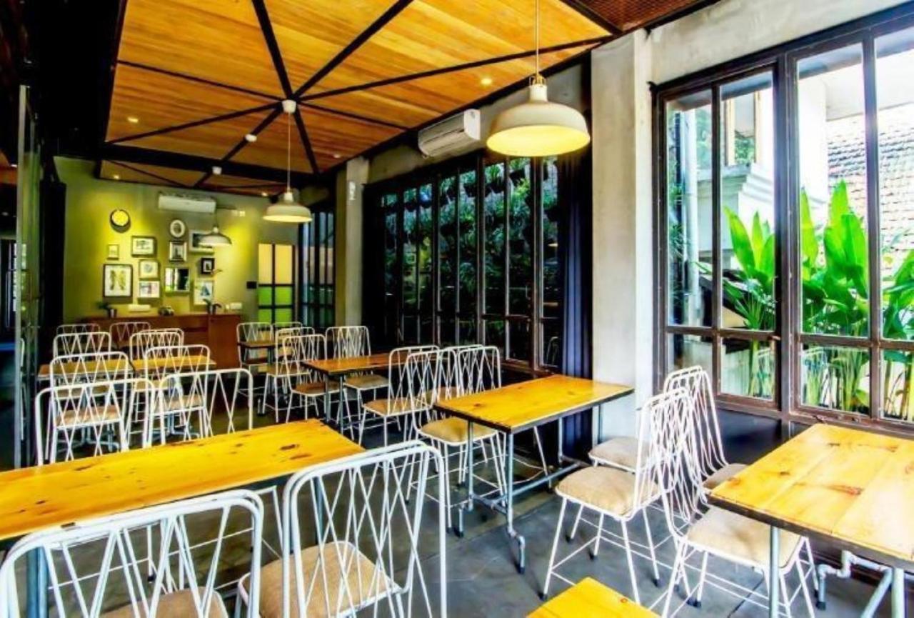 Triple Seven Bed & Breakfast Bandung Exterior photo