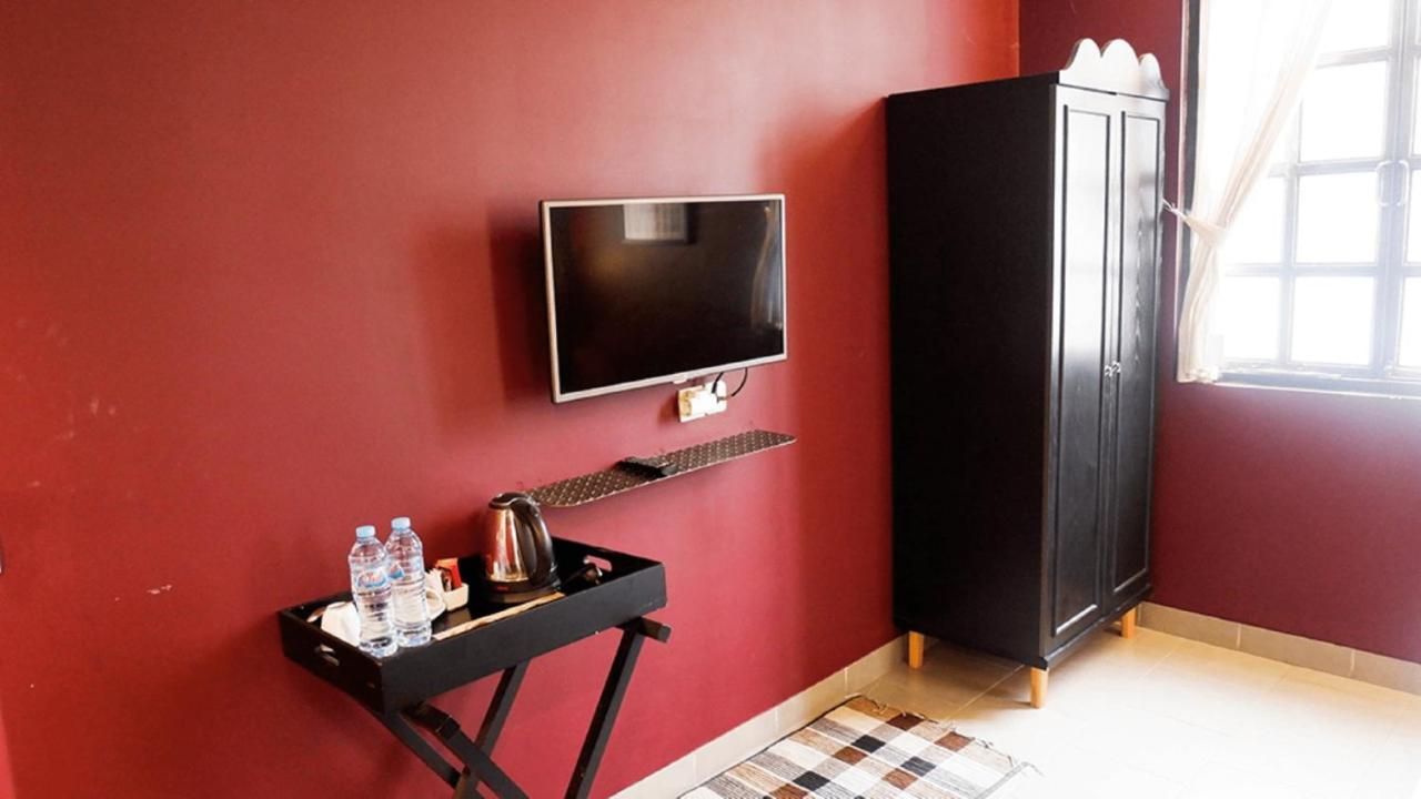 Triple Seven Bed & Breakfast Bandung Exterior photo