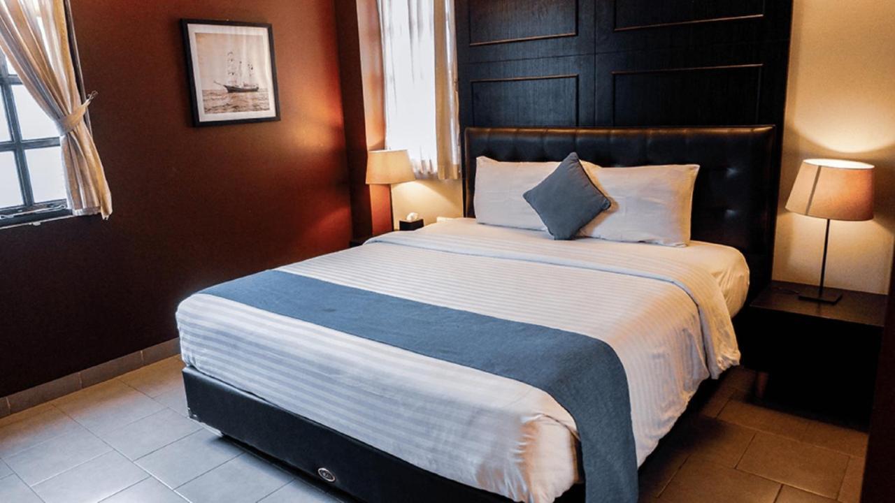 Triple Seven Bed & Breakfast Bandung Exterior photo