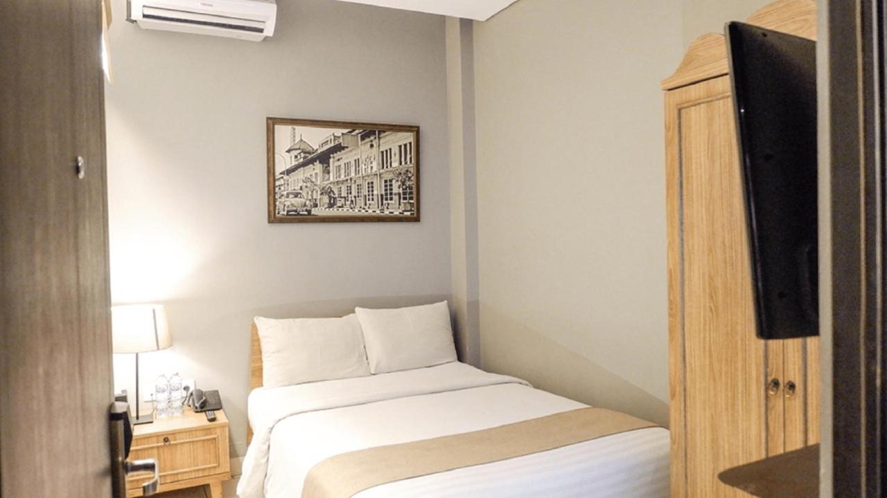 Triple Seven Bed & Breakfast Bandung Exterior photo