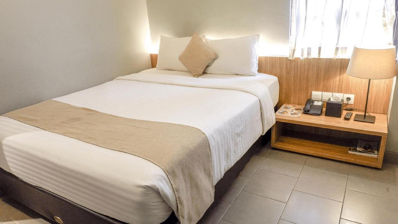 Triple Seven Bed & Breakfast Bandung Exterior photo