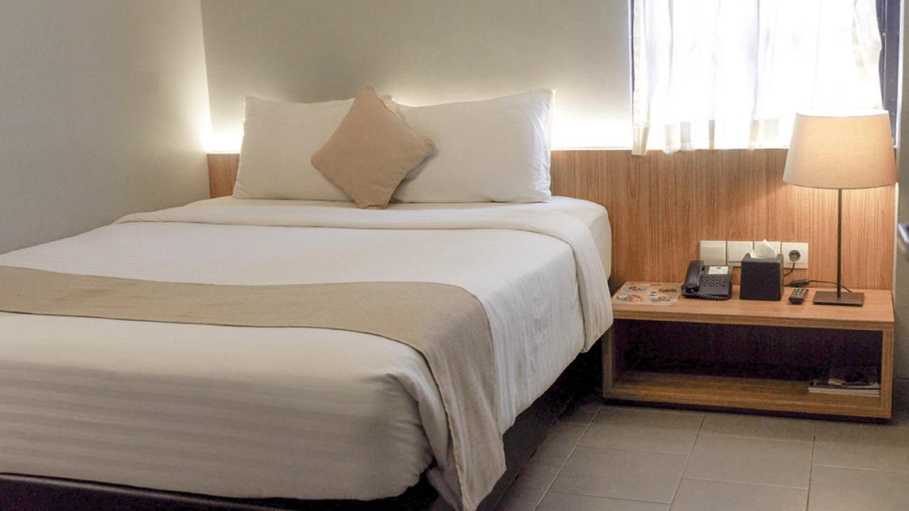 Triple Seven Bed & Breakfast Bandung Exterior photo