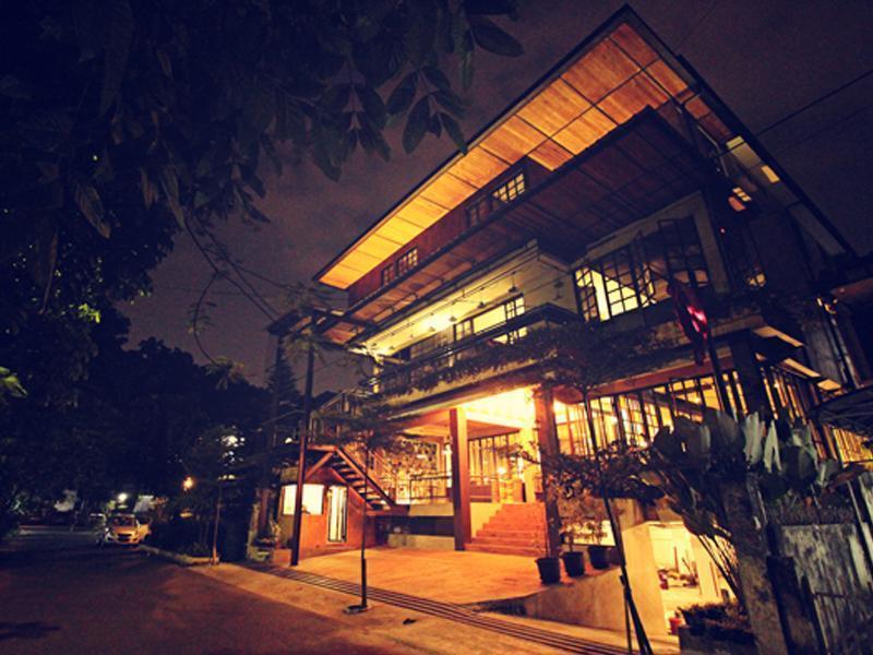 Triple Seven Bed & Breakfast Bandung Exterior photo